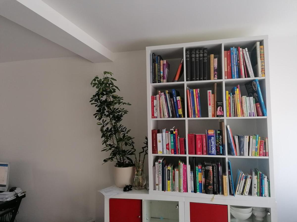 1 Chambre Pour 2 Personnes "Chez L'Habitant" Maison Possede Un Petit Chien Quincy-Voisins エクステリア 写真