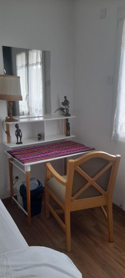 1 Chambre Pour 2 Personnes "Chez L'Habitant" Maison Possede Un Petit Chien Quincy-Voisins エクステリア 写真